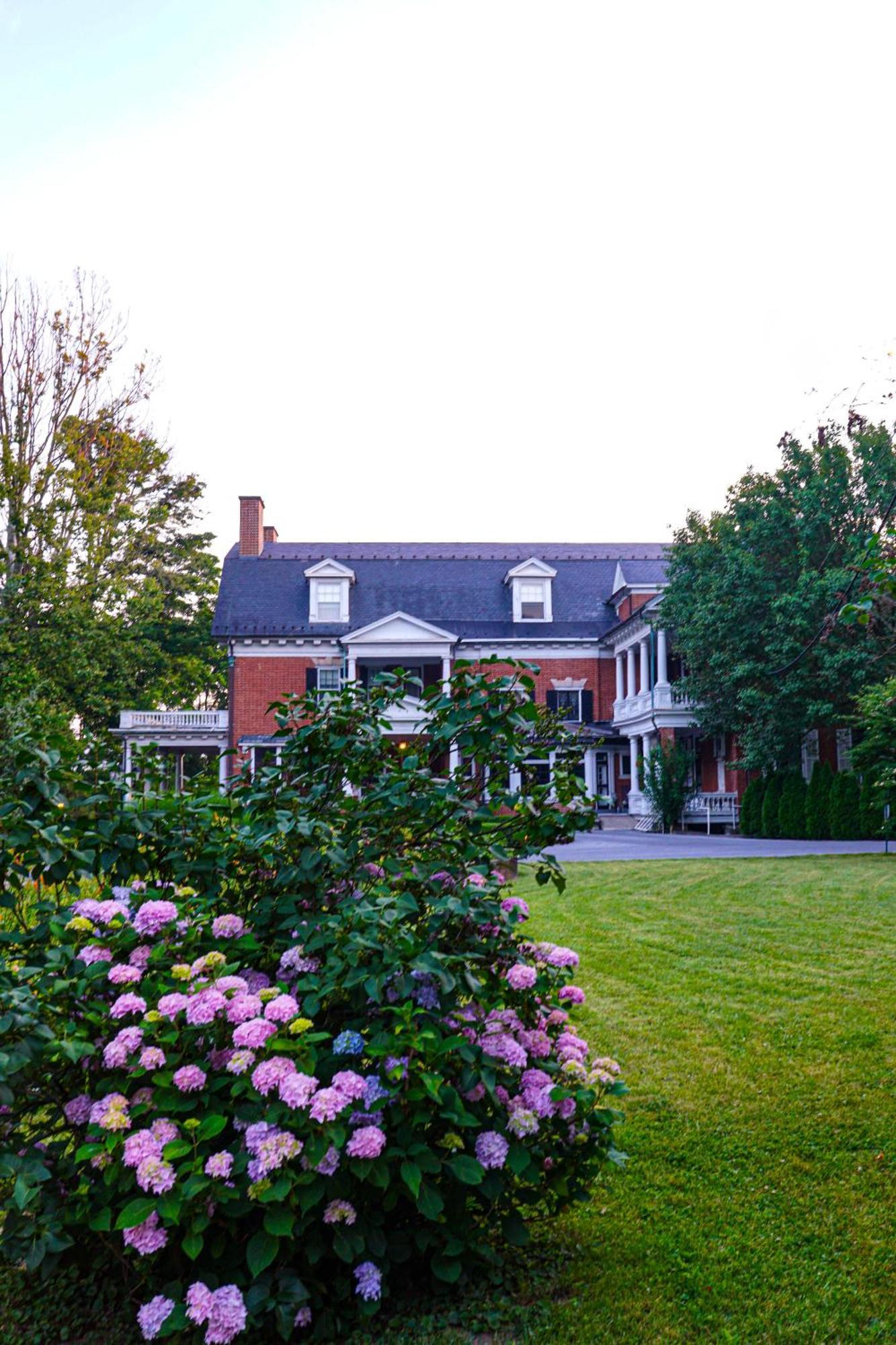 Mercersburg Inn Exterior photo